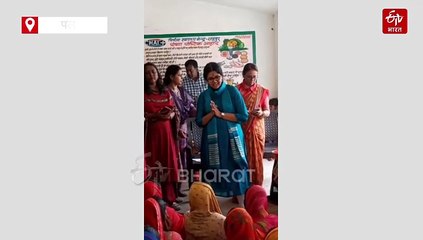 पलामू डीसी समीरा एस बालक का जन्मदिन मनाने पहुंचीं आंगनबाड़ी केंद्र, झूम उठे बच्चे