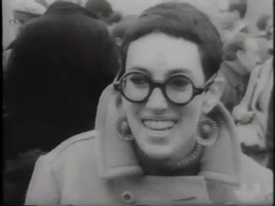 PEACE MARCH. THOUSANDS OPPOSE VIETNAM WAR, 1967/04/18