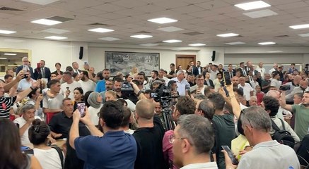 Aydın'da gerilim dinmiyor: CHP'liler toplantıya alınmadı, salona polis girdi