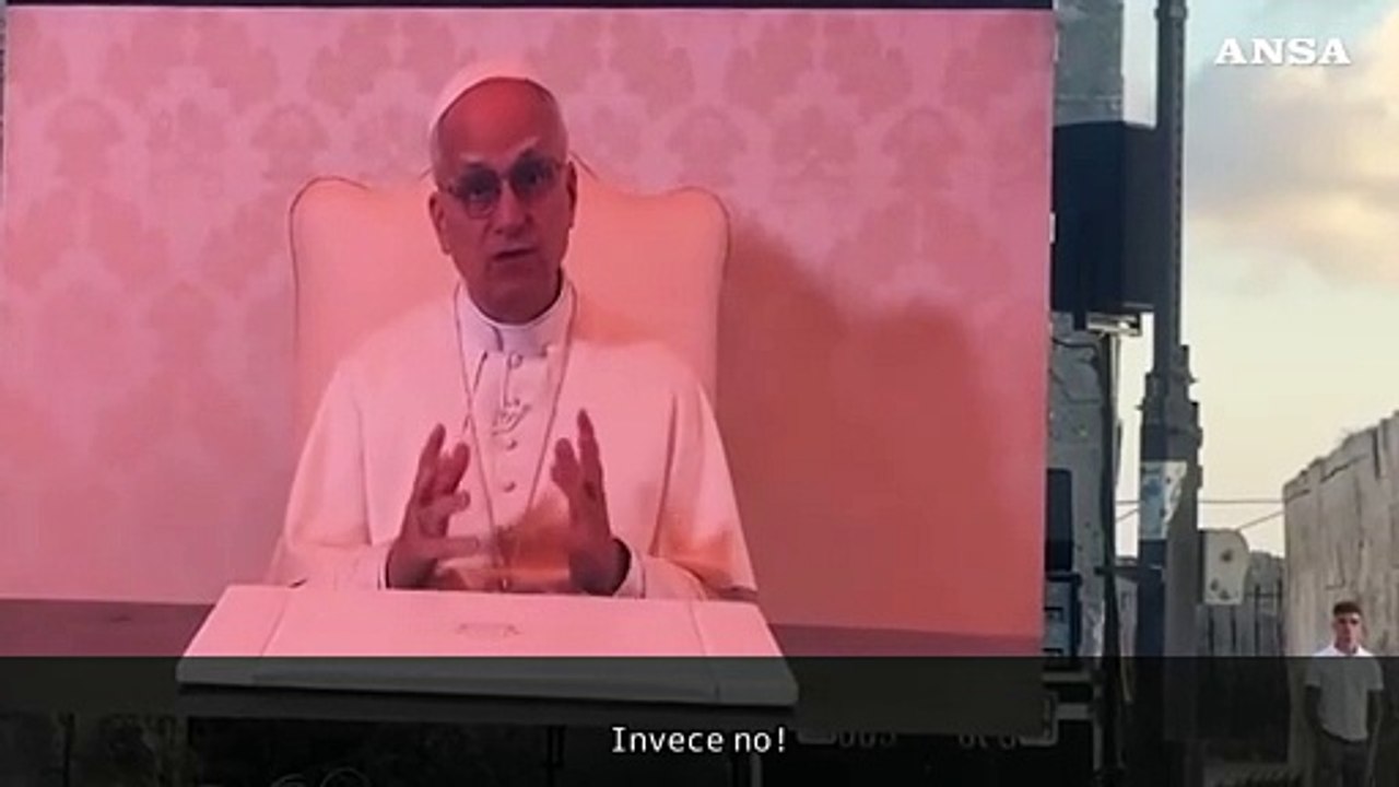 Il Papa ai lampedusani: "Non arrendiamoci alla globalizzazione dell'indifferenza"
