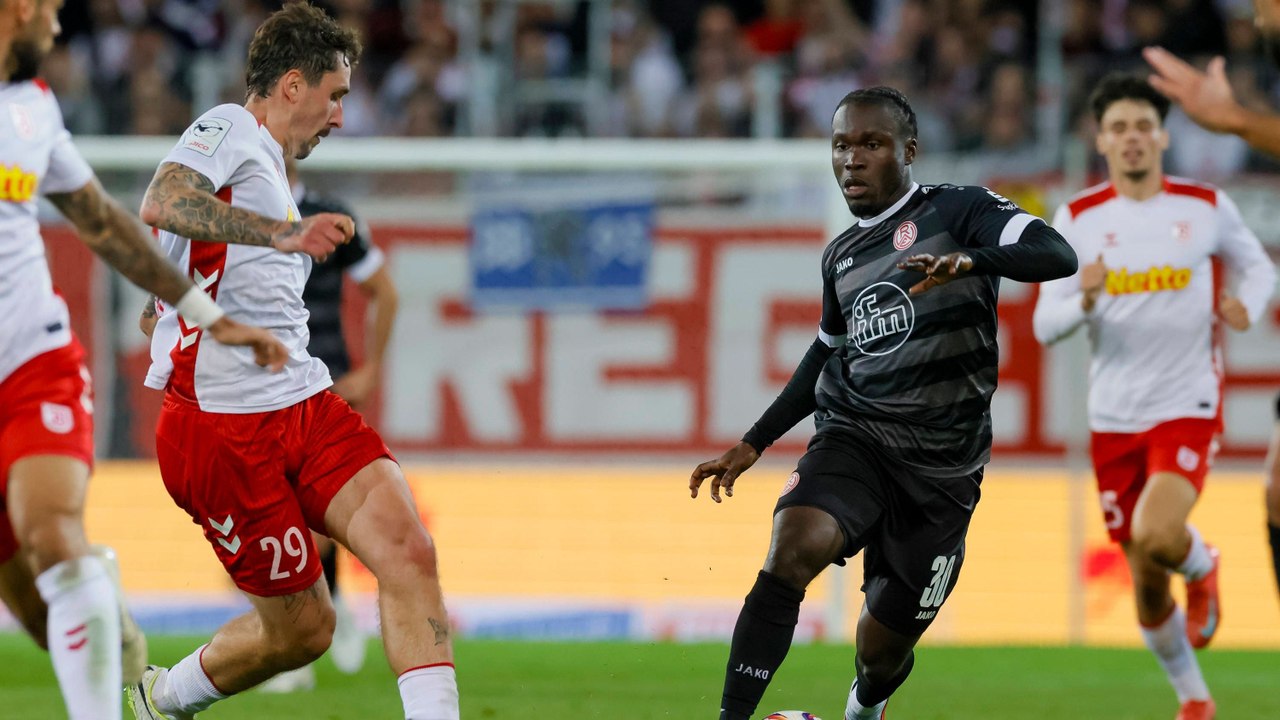 Schlusspunkt mit Wucht: Essen spielt Regensburg schwindlig