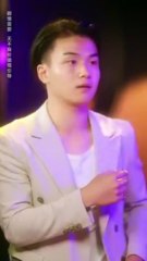 《霍爺！夫人為你生了個女兒》（下）5歲小女孩在街邊拉小提琴給母親籌醫藥費，總裁恰好路過，意外發現她竟是自己的親生女兒！心疼萬分立刻把她們接回豪宅放在心尖上寵！#短劇 #甜寵 #總裁灰姑娘 #張北淅