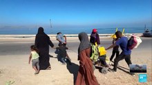 Los civiles huyen de Gaza en medio de bombardeos devastadores