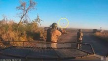 Ukrainische Drohne stoppt russischen Konvoi und verursacht Panik unter Soldaten!