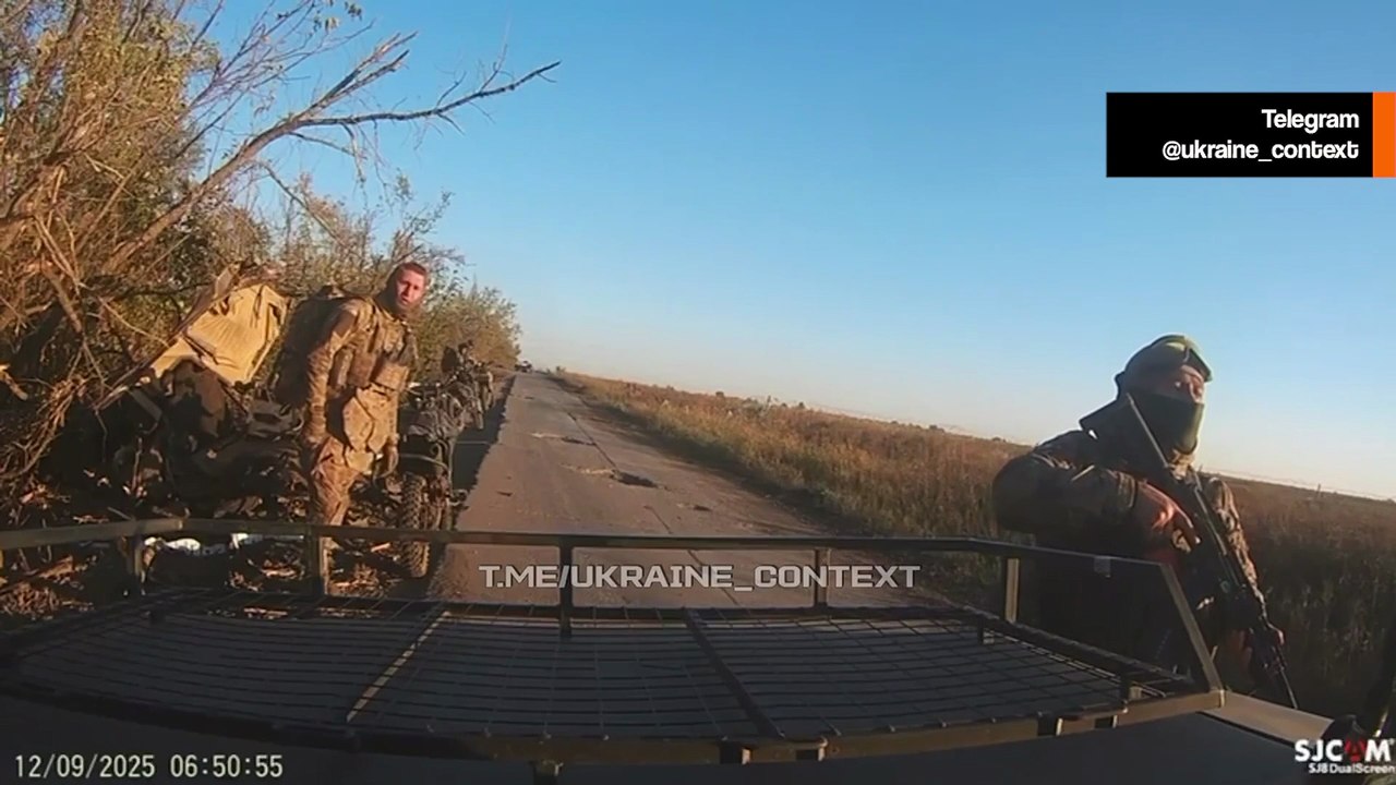 Ukrainian drone stops Russian convoy and causes panic among soldiers!