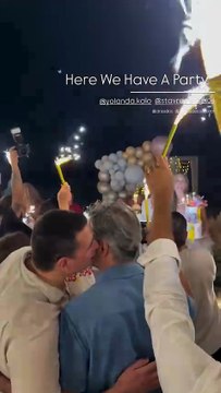 Το πιο ρομαντικό birthday: Η Γιολάντα Καλογεροπούλου και ο Σταύρος Σβήγκος έσβησαν κεράκια αγκαλιά δίπλα στη θάλασσα