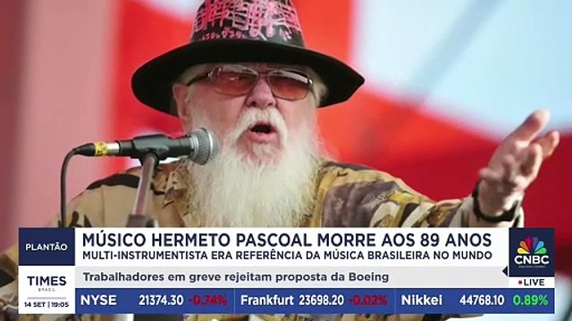 Três vezes vencedor do Grammy Latino, multi-instrumentista Hermeto Pascoal morre aos 89 anos