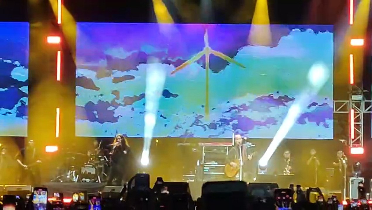 ANGIN - dewa19 - vocal Ello konser jawa timur