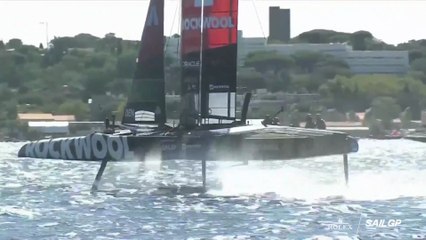 SailGP 2025 / REGARDEZ comment le pilote de F1 Valtteri Bottas pilote une F50