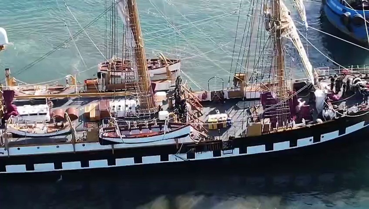 La nave scuola Palinuro ? arrivata a Porto Torres