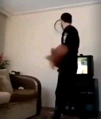 Takla Atarak Ceket Giyen Adam