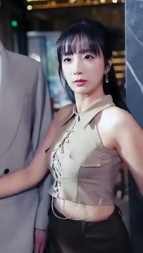 (6) Ending. She was framed by her stepmother and her step-sister and was forced to leave home for three years. Three years later, she returned home in style. She looks sweet and innocent, but she is actually a dark and sharp-tongued person. She gradually