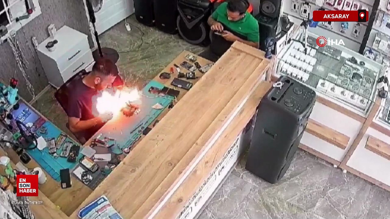 Aksaray'da telefon bataryası bomba gibi patladı