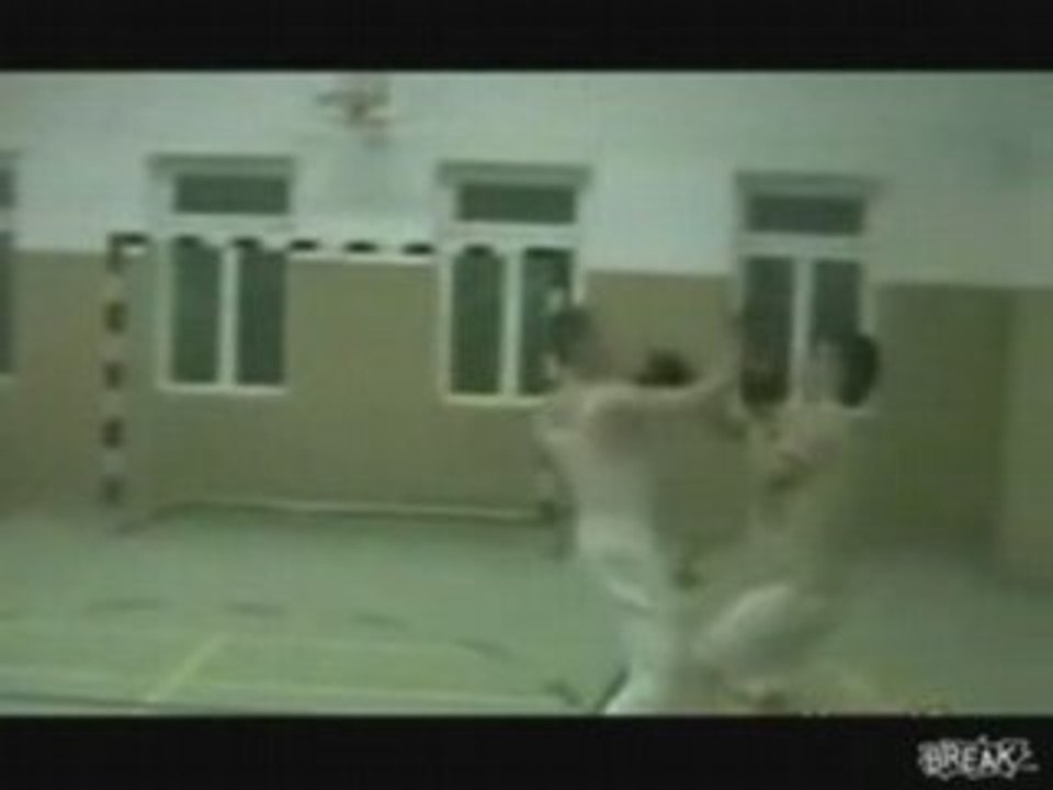 Class Nerd Lands Knockout In Gym