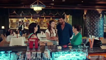 El hombre equivocado (Bay Yanlis) - Capítulo 9 en Español completo