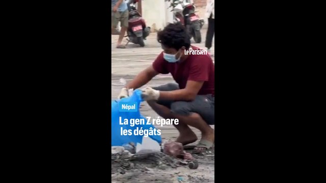 Au Népal, les jeunes réparent les dégâts des émeutes