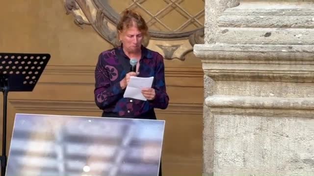 Stefano Benni, le lacrime di Angela Finocchiaro: «Grazie di avermi portato nel tuo mondo»