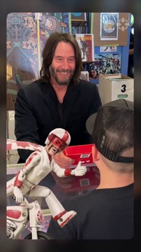 Keanu Reeves meets superfan Noah at Golden Apple Comics in LA! Keanu Reeves did a surprise signing of his comic BRZRKR from Boom! Studios.