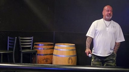 VAN HALEN - JAMIE'S CRYING (PERFORMED LIVE AT THE WESTERNER)