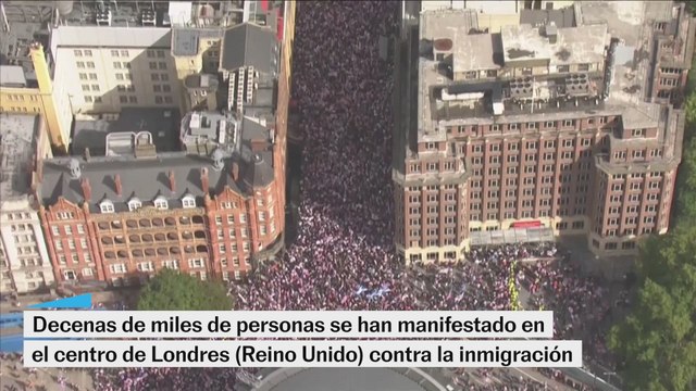 Decenas de miles de personas se manifiestan en Londres contra la inmigración ilegal
