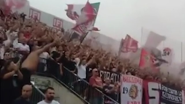 Modena-Bari, il commovente tributo dei tifosi biancorossi per Igor Protti