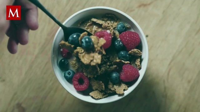 Usar tu celular en el baño puede afectar tu salud: descubre por qué