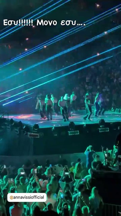 Ο Γιώργος Λιάγκας στη συναυλία της Άννας Βίσση με τη Μαρία Αντωνά