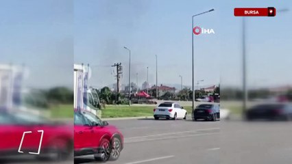 Bursa'da anayolda geri geri ilerledi, kazaya karıştı olay yerinden böyle kaçtı