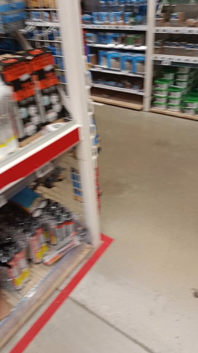 MARKET BRICOLAGE IN FRANCE