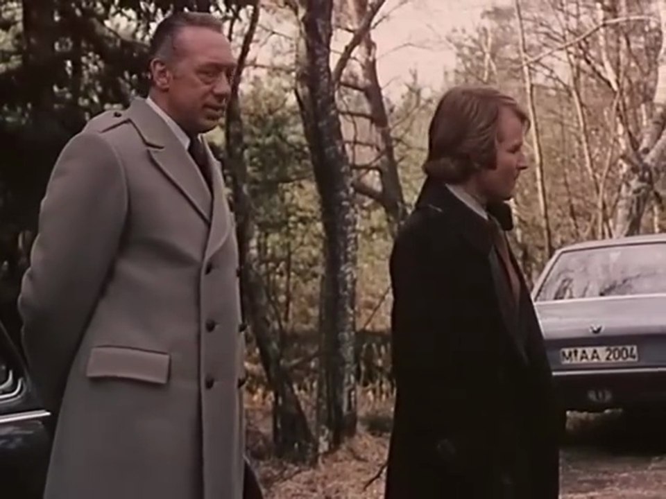 Derrick - Folge 1 - Waldweg