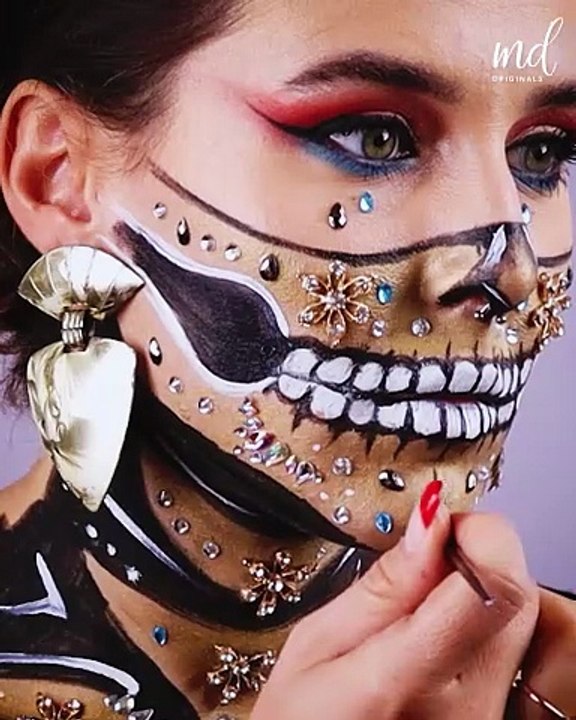Interesting makeup looks to try!