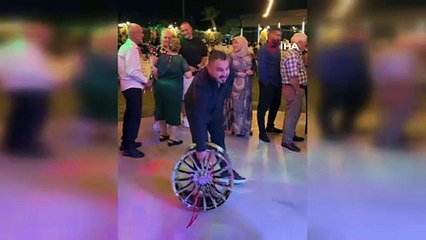 Düğünde gelin ve damada jant hediye edildi