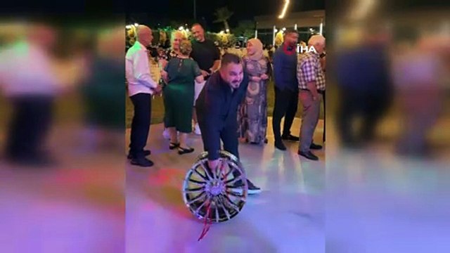 Düğünde gelin ve damada jant hediye edildi