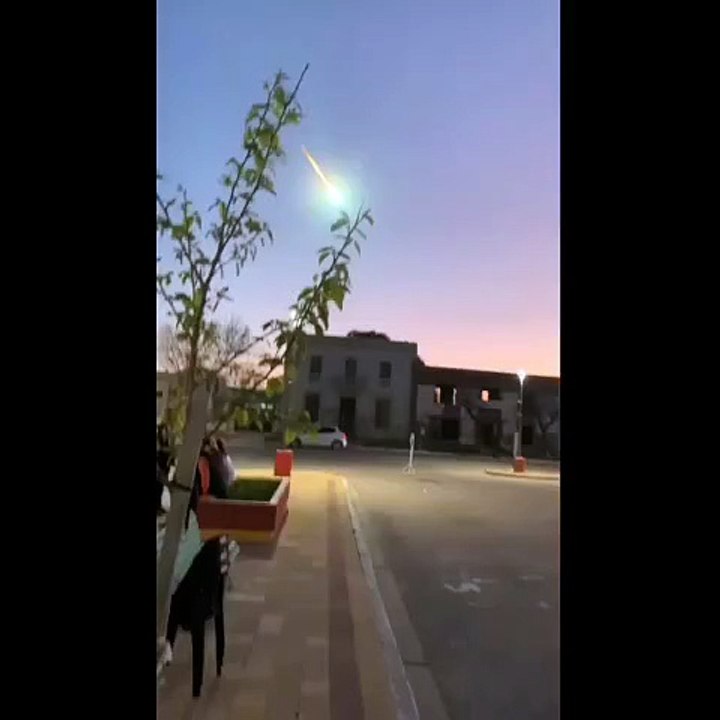 Avistamiento de Bólido en Bahía Blanca: Un Meteorito Iluminó el Cielo del Sur Bonaerense