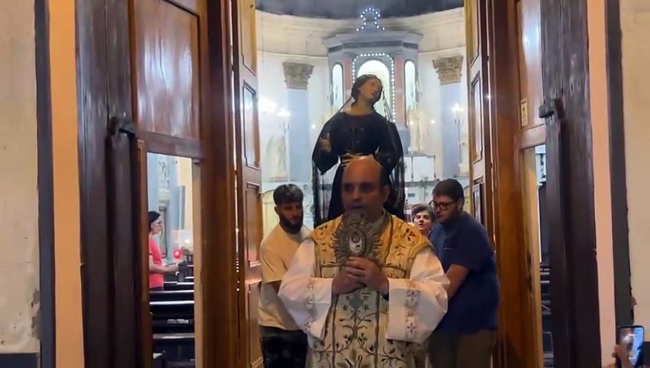 Maiori (SA) - La breve processione con la statua della Madonna Addolorata (13.09.25)
