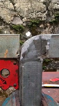 A trick for fabricating thin galvanized square pipes that is rarely discussed #welding #welder - Welding Trick