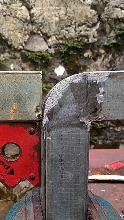 A trick for fabricating thin galvanized square pipes that is rarely discussed  #welding #welder - Welding Trick