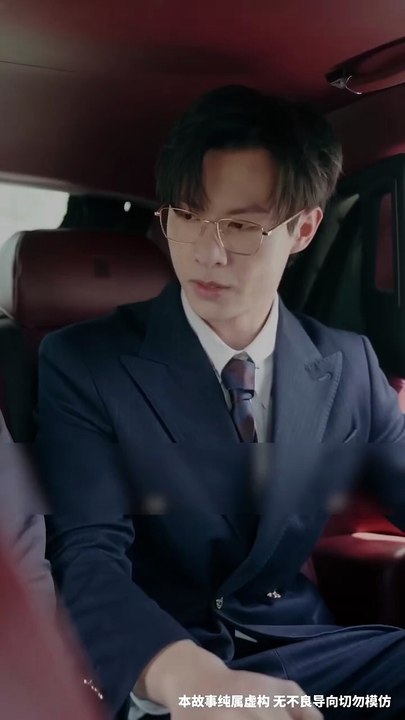 The Mob Boss unintentionally helped a young beggar