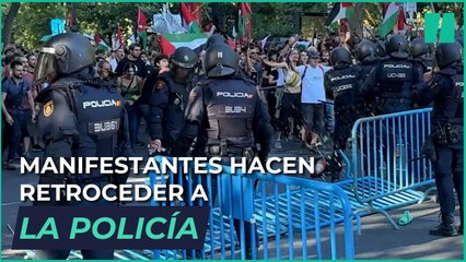 LA VUELTA MADRID: MANIFESTANTES PRO PALESTINA hacen retroceder a la POLICÍA
