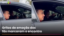 Neymar baixa vidro de Ferrari após fãs implorarem por tchauzinho no trânsito: ‘Só um pouquinho’