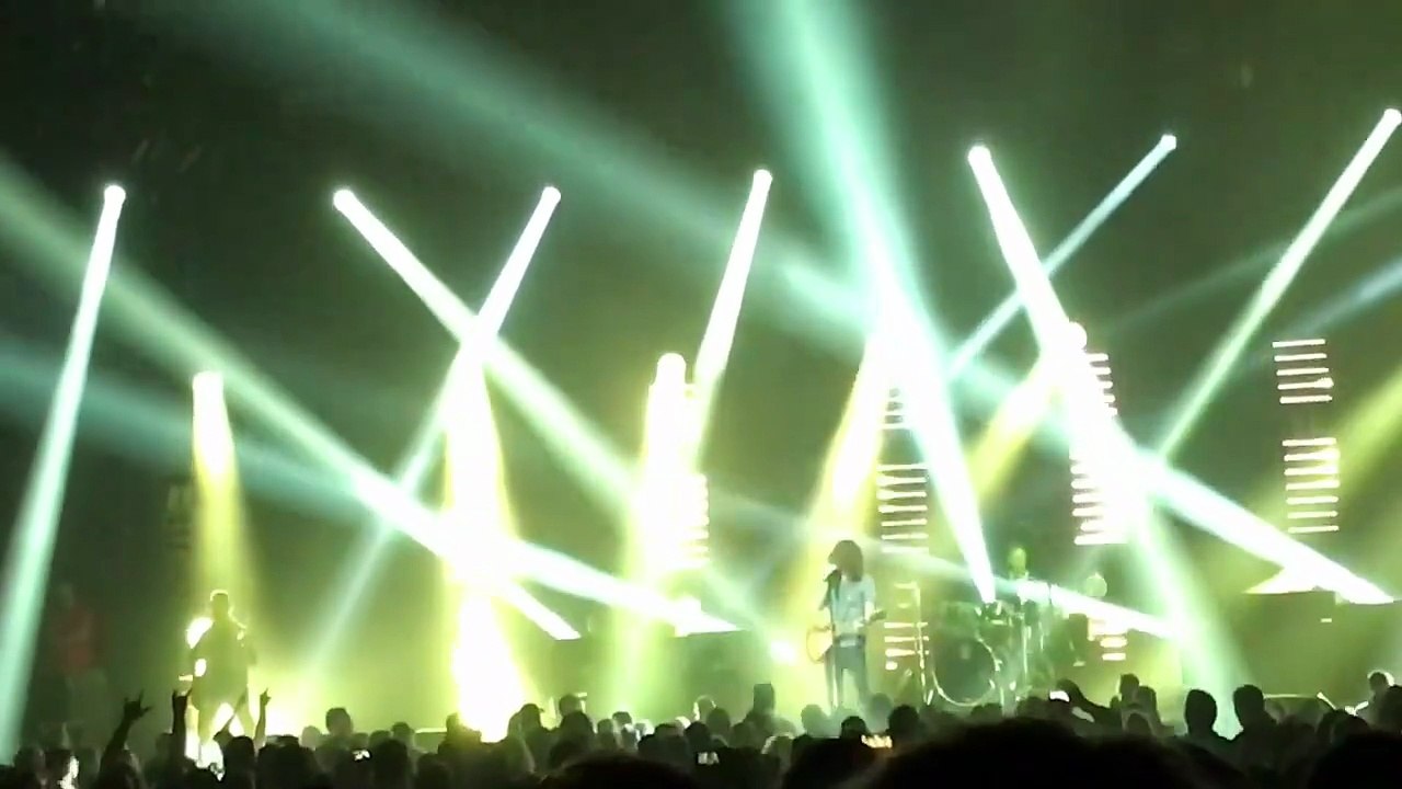 Soundgarden - Last Song: "Slaves & Bulldozers" (with "In My Time of Dying" refrain - Blind Willie Johnson / Led Zeppelin cover) - Live at the Fox Theatre, Detroit, MI, USA - May 17, 2017 (2017 North American Tour, Final Performance with Chris Cornell)