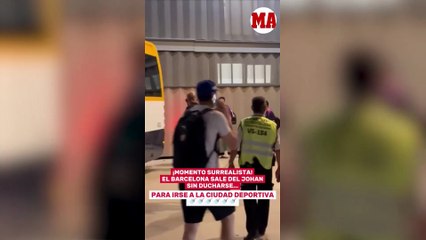 Surrealista momento de los jugadores Barça: al autobús sin ducharse ni cambiarse