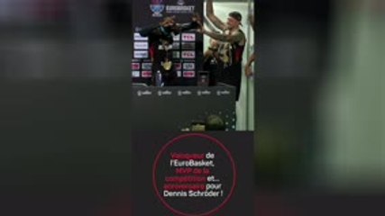 Allemagne - La conférence de presse interrompue pour célébrer l’anniversaire de Schröder !