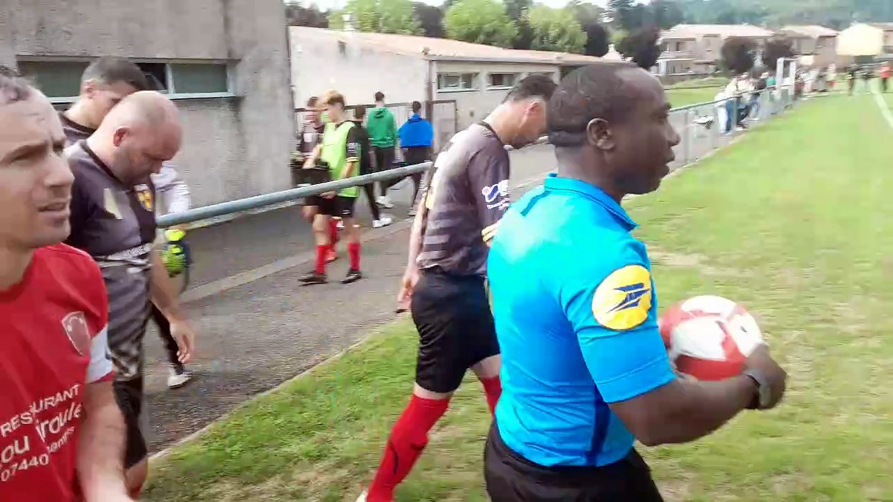 LA VIDÉO 1 DE L'ENTRÉE DES JOUEURS MATCH COUPE RENÉ GIRAUD USSM SASA VS AS DU PIC DIMANCHE 14 SEPTEMBRE 2025