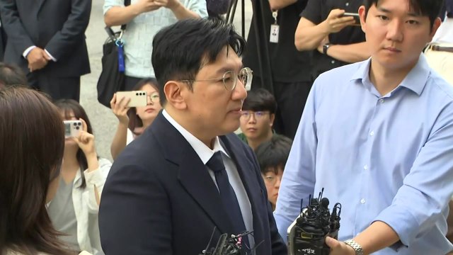 '1,900억 부당이득 혐의' 방시혁 경찰 출석... 심려 끼쳐 송구 / YTN
