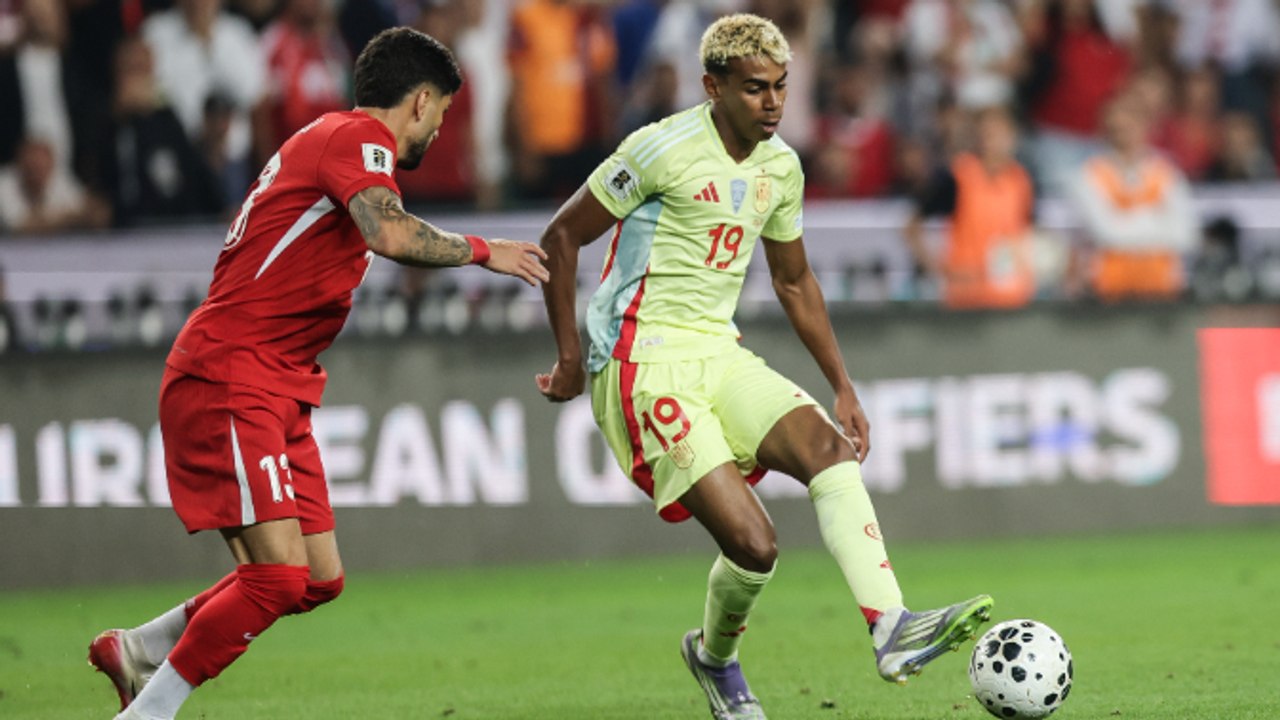 Los mensajes de la RFEF al Barcelona tras infiltrar a Lamine Yamal: "Le hemos pinchado Voltaren en la columna porque no ha podido salir del hotel"