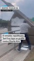 El senador republicado Ted Cruz tapa un graffiti contra Charlie Kirk