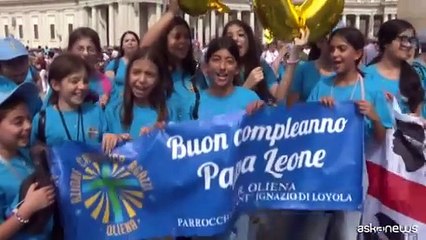 La festa dei fedeli per i 70 anni di Papa Leone XIV