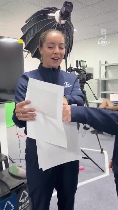 Team GB try 'pose roulette' and the results are adorable