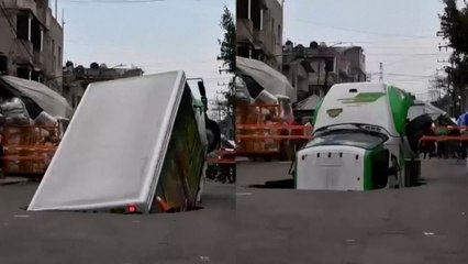 Así se ha tragado un socavón a un camión en segundos